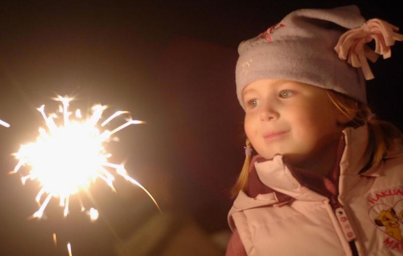 Ура, каникулы! Пиротехника, которую можно запускать с детьми - Льгов | lgov.salutsklad.ru